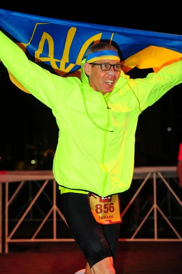 finish line with flag